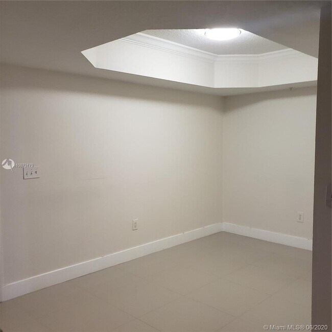 Foto del edificio - 230 SW 117th Terrace
