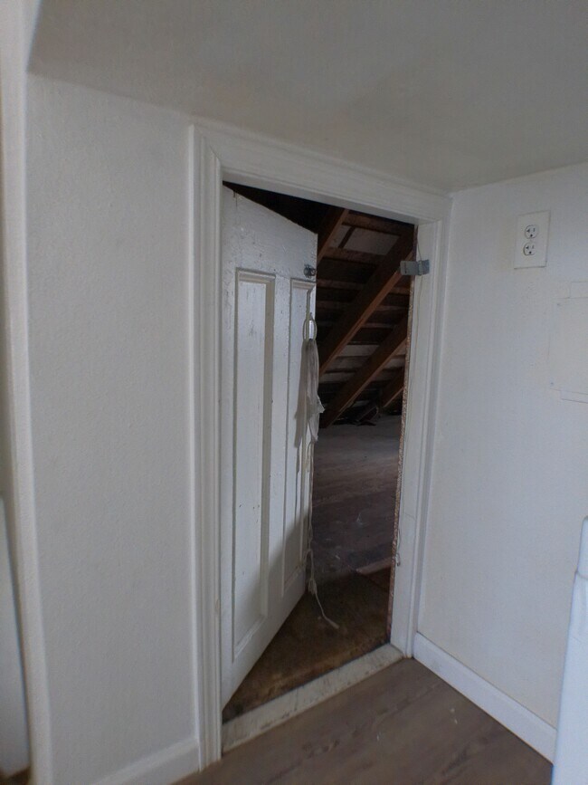 Building Photo - 1596-MHH1596 4th St NE