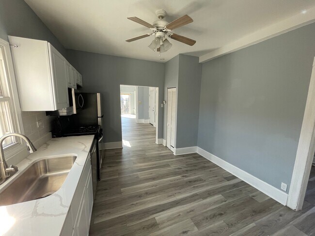Kitchen2 - 1729 N Whipple St