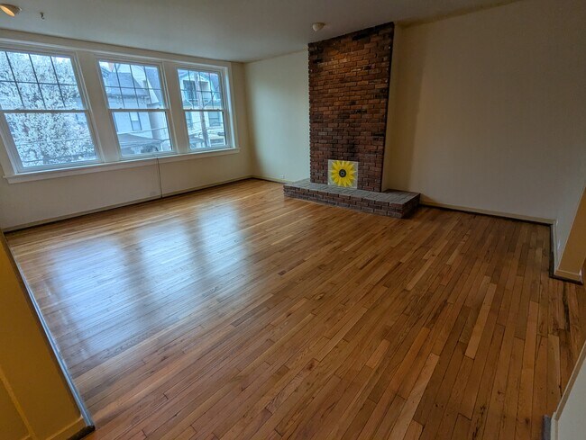 Building Photo - 5423 Howe St