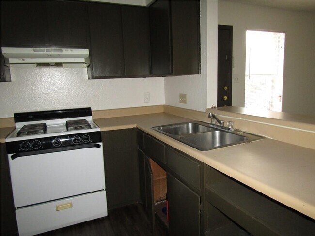 Foto del edificio - 4910 Pepper Ln