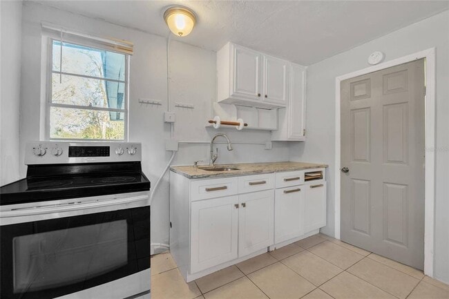 Building Photo - 552 Fairmount Rd