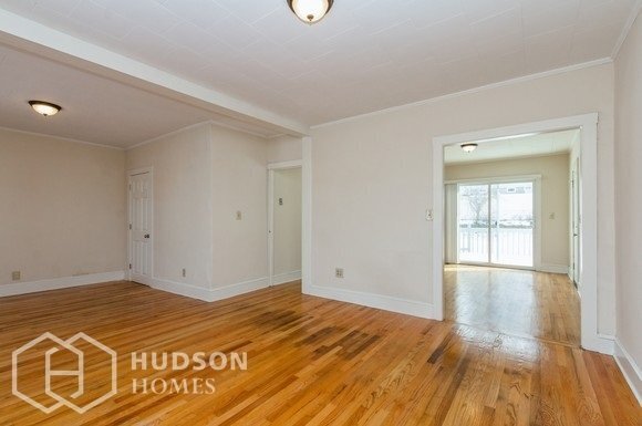Building Photo - MOVE-IN SPECIAL! Move in by March 31st - G...