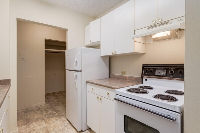 Building Photo - Harvard Towers