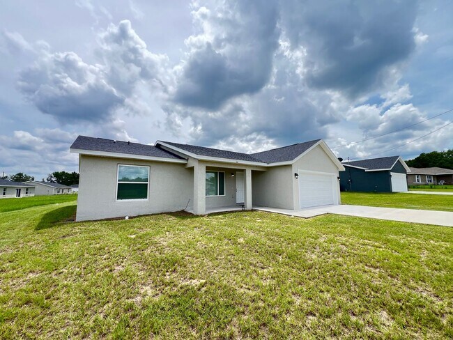 Building Photo - 52 Maple Dr