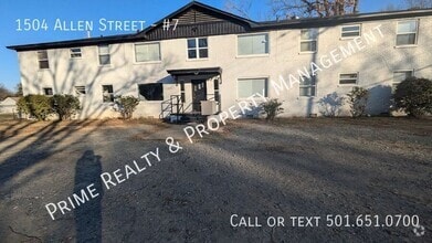 Building Photo - 1504 Allen St