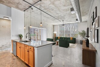 Building Photo - 1016 Lofts