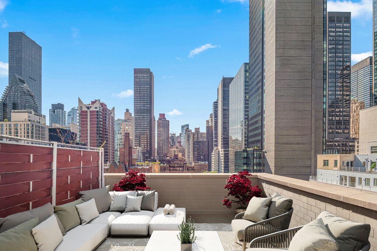 Foto principal - 224 E 52nd St