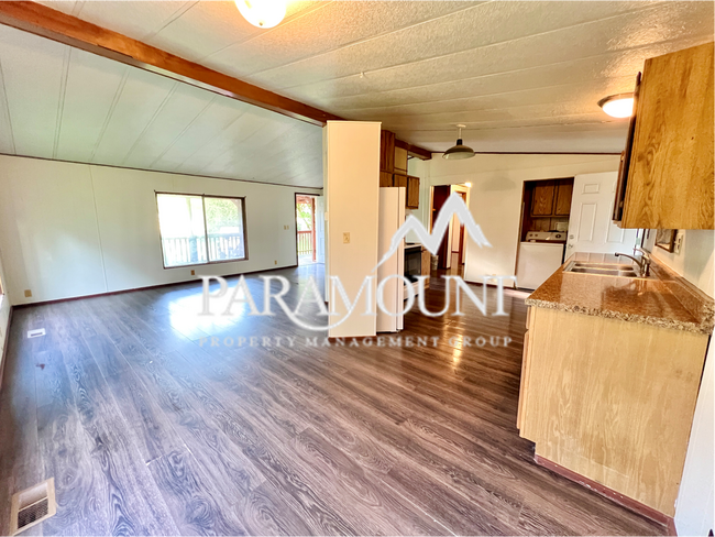 Building Photo - Cozy 2 Bed 1 Bath in Port Orchard!