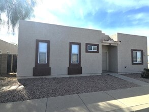 Building Photo - 2300 E Magma Rd