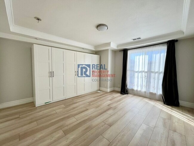 Building Photo - 1529 Sable Blvd