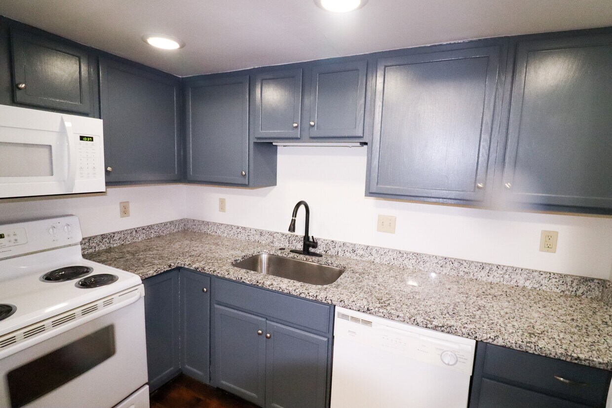 Foto principal - 2665 Bellevue Ave
