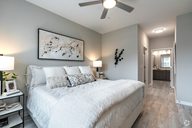 2BR,2BA-1.086 SF - Nora