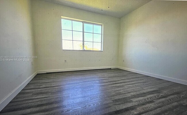Foto del edificio - 2200 E Preserve Way