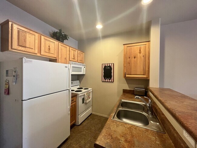 Building Photo - 2347 Quarter Horse Trl