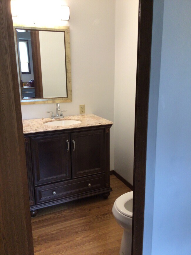 Building Photo - 2017 Sherri Ct