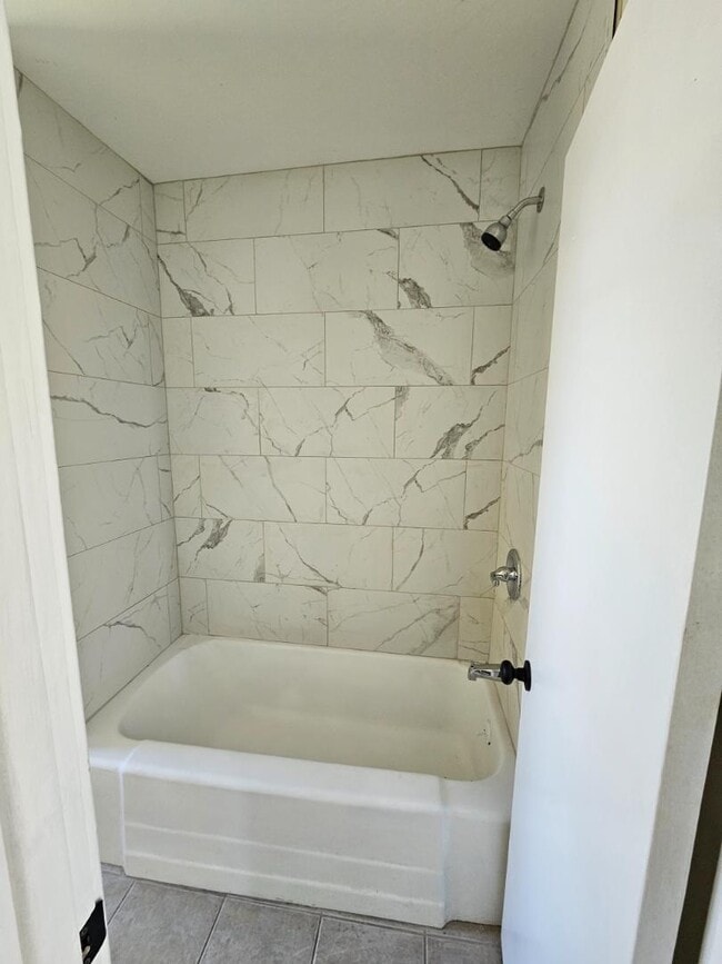 Building Photo - 1103 Baldwin St