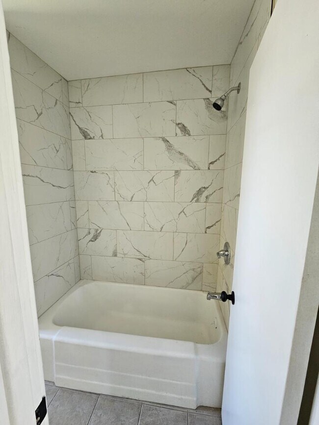 Foto del edificio - 1103 Baldwin St