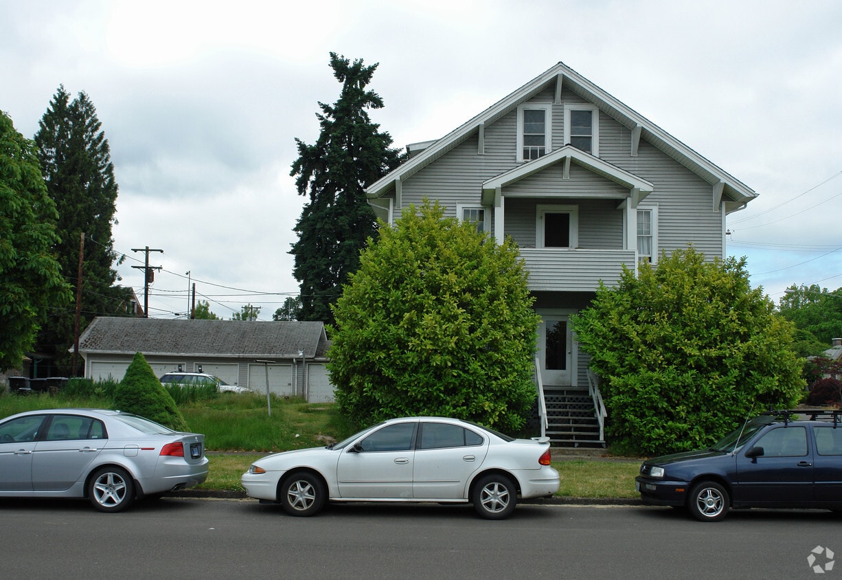 Building Photo - 717 SW 4th St