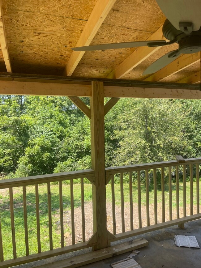 Building Photo - 290 Mark Lowery Rd