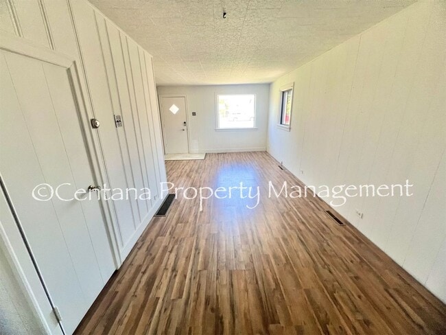 Building Photo - Remodeled 2 bedroom house on the flats with a garage, fenced yard, storage, and so much more!