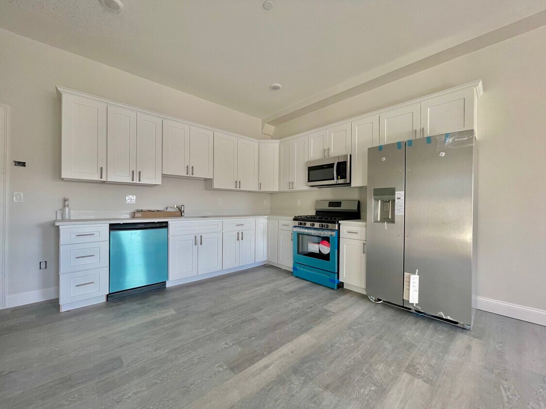 5 Fremont St Unit 203, Winthrop, MA 02152 Condo for Rent in Winthrop, MA