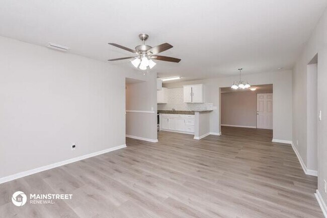 Foto del edificio - 5119 GATEWAY DR, TAMPA, FL 33615