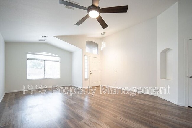 Building Photo - 15743 N 165th Ln