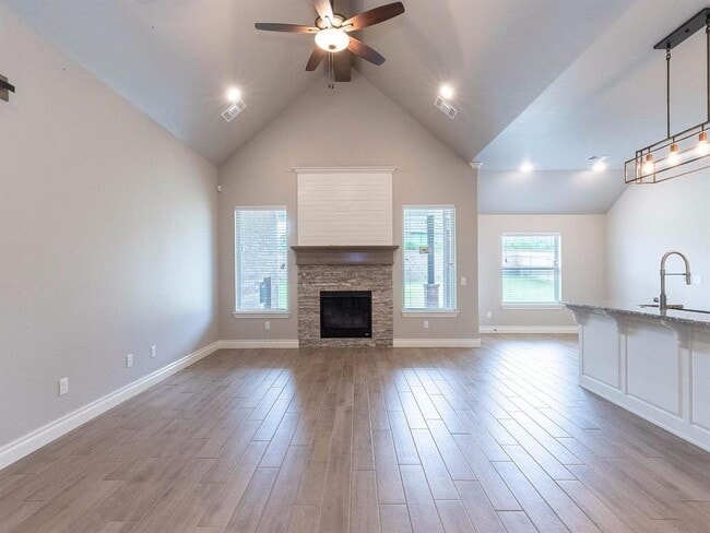 Building Photo - 3117 Hunter Crest Dr