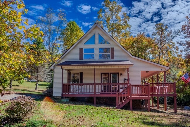 Building Photo - 450 Rhododendron Ln