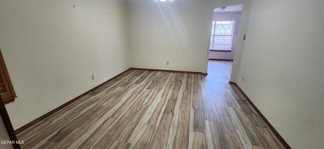 Foto del edificio - 1392 Adabel Dr