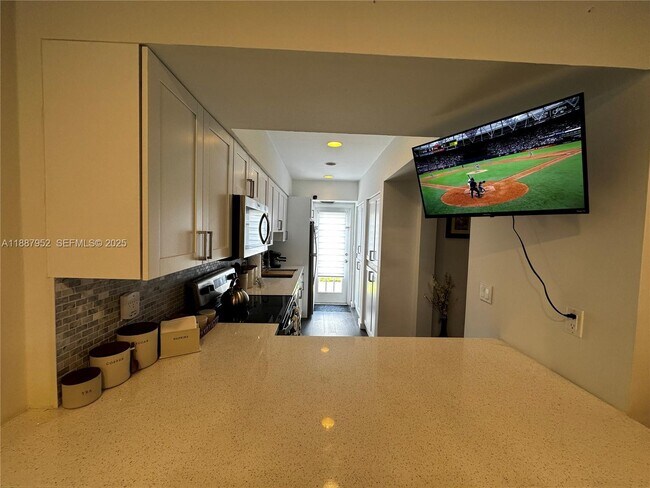 Foto del edificio - 3971 Coral Springs Dr