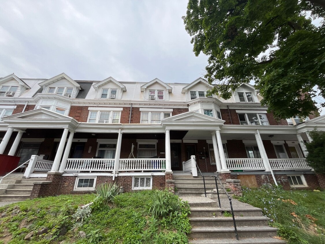 Primary Photo - Beautiful 5 bedroom home for rent in Allen...