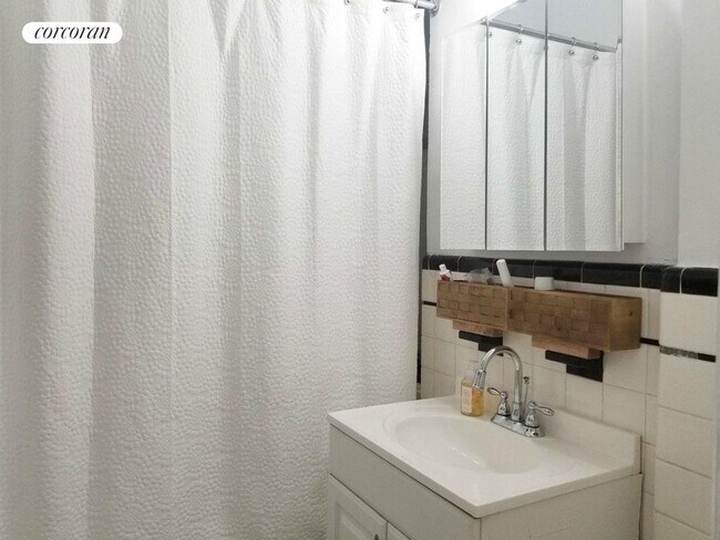 Foto del edificio - 26 W 97th St