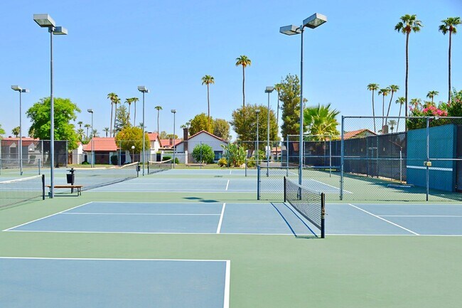 Building Photo - "Chic Palm Springs Condo: 2-Bed, 2-Bath Re...