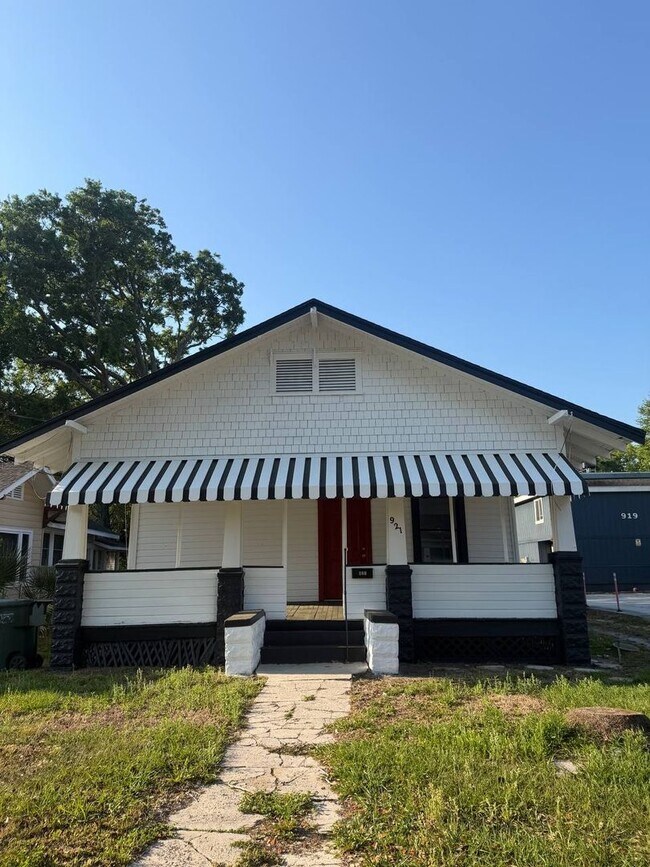 Building Photo - 921-923.5-9235 E Orange St