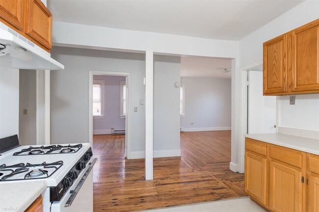 Building Photo - 2 br, 1 bath  - 610 George St Apt 8