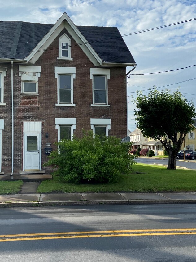 Foto principal - 5303 Main St