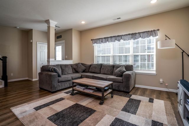Foto principal - 1075 E 115th Ln