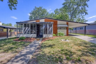 Building Photo - 164 Westway St