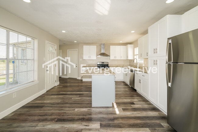 Foto del edificio - 5100 Goose Creek Dr