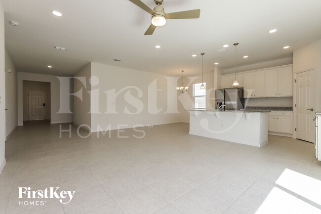 Building Photo - 543 Crown Rose Dr