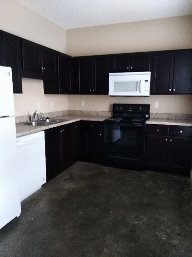 Building Photo - 408 Shady Pk Cv
