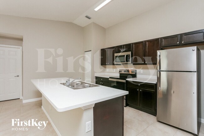 Building Photo - 461 SW Kestor Dr