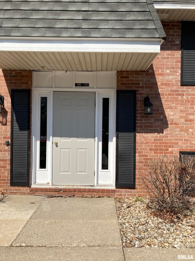 12225 North Woodcrest Drive Unit 308, Dunlap, IL 61525 Room for Rent