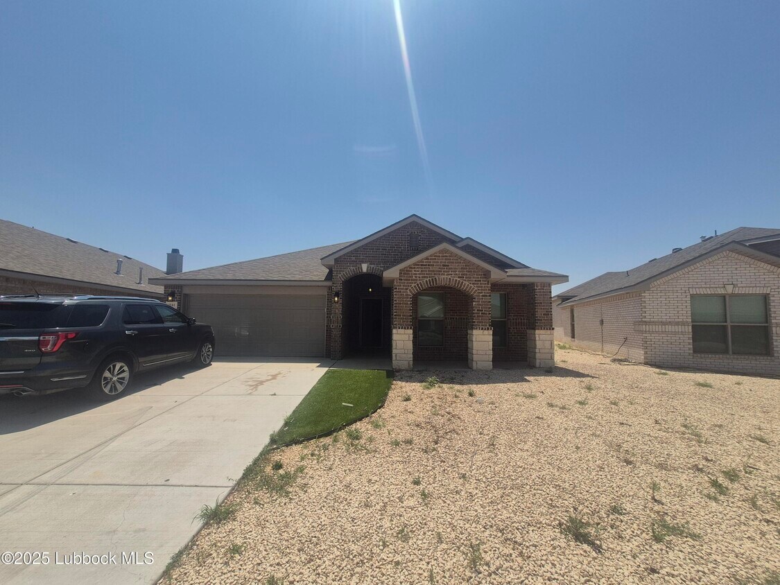 Foto principal - 2144 Kirksey Ave