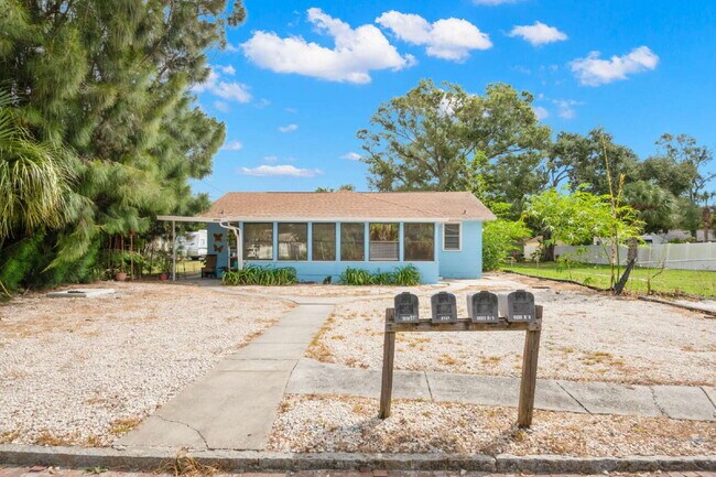 Foto del edificio - Unit For Rent in Gulfport!
