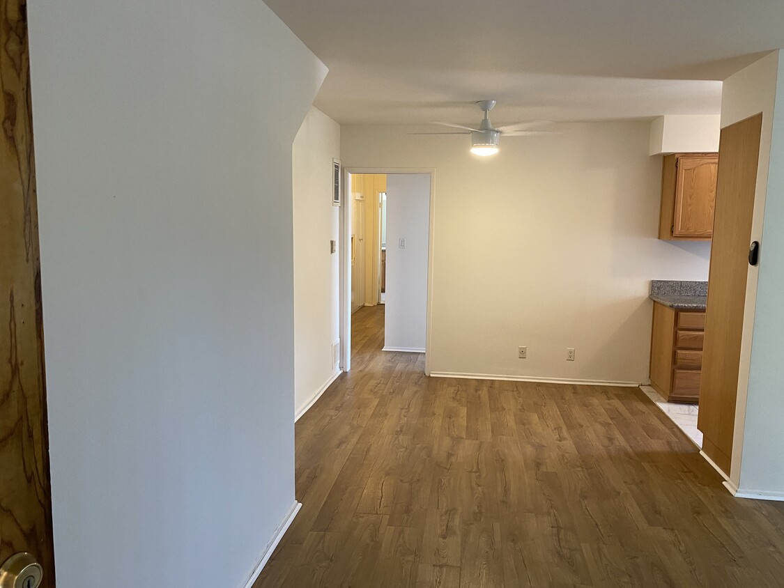 Dining Room - 556 N Croft Ave