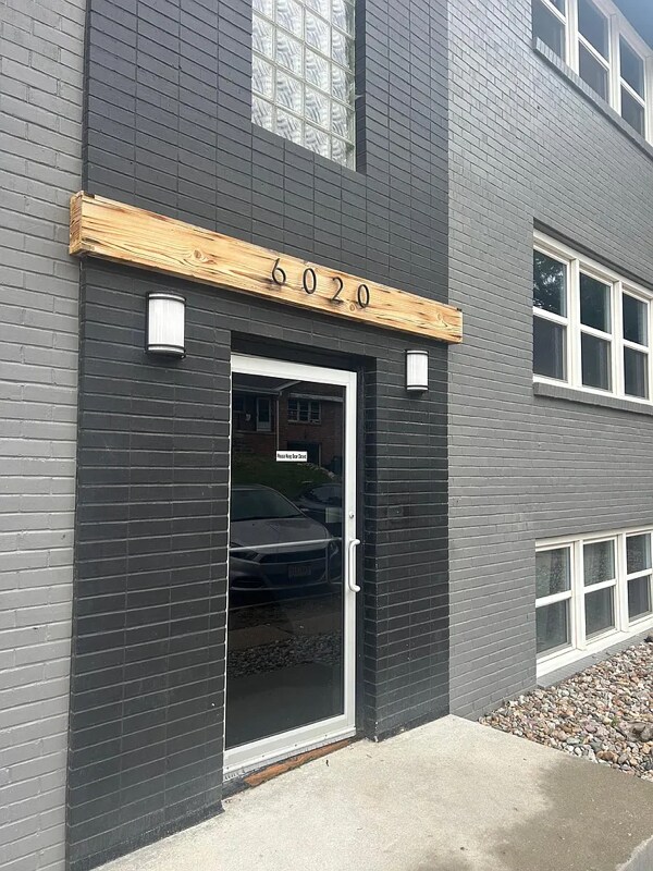 Foto principal - 6020 Birch St