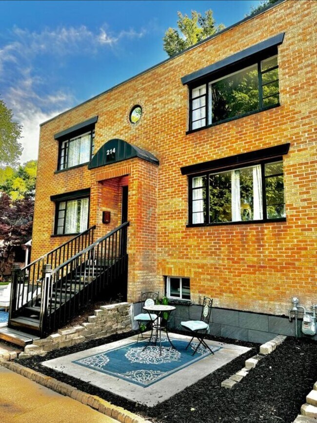 Foto del edificio - 214 Clinton Ave